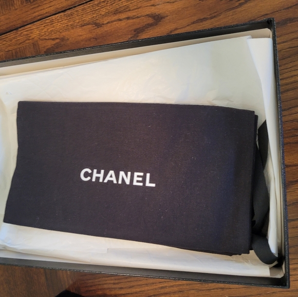 Chanel Sneakers Brand New in Box! Size EU 41 - Picture 10 of 11